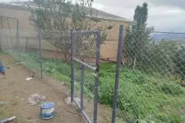 Строительство заборов из сетки рабицы