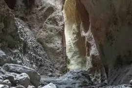 Карадахская теснина ("Ворота чудес")
