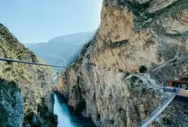 Сулакский каньон и поселок Дубки. 